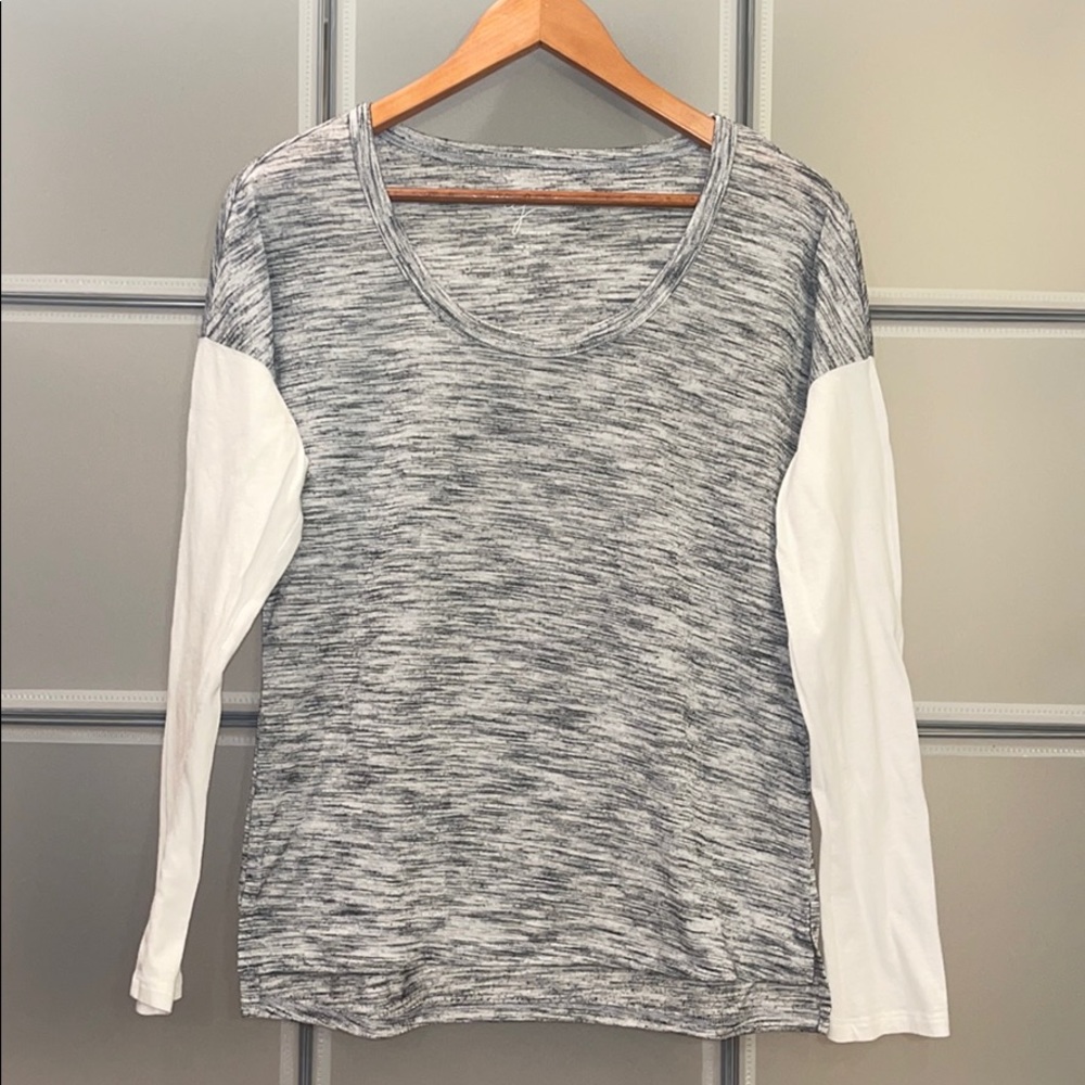 Heathered Grey Shirt With White Sleeves